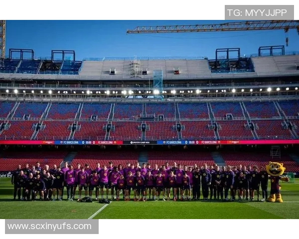 退役足球明星重返主场与球迷共庆激情时刻的感人故事